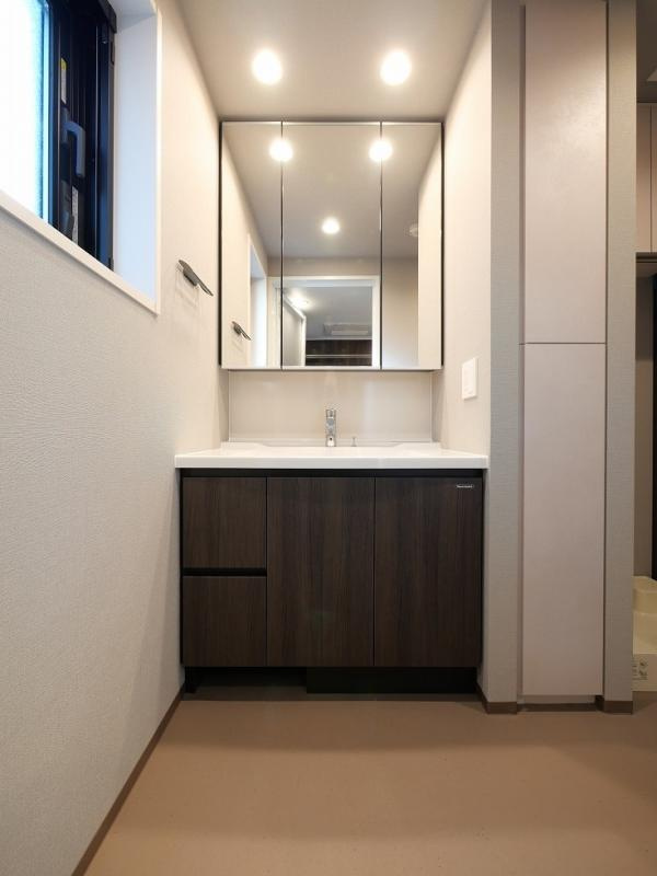 千代田区西神田２丁目の賃貸マンション