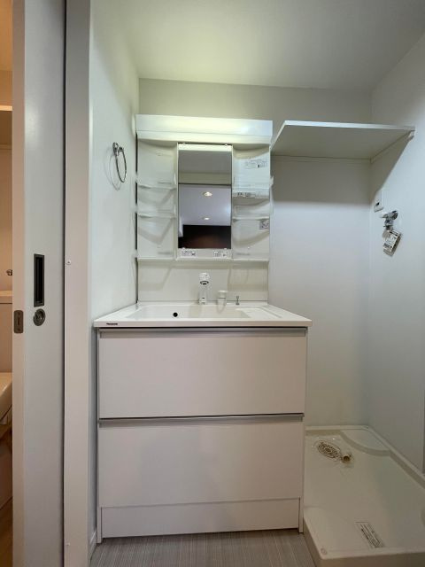 欅ハウスの独立洗面台