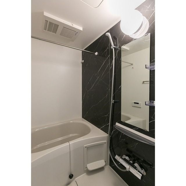 LEGALAND笹塚の浴室