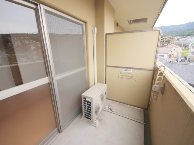 生駒市西松ケ丘の賃貸マンションのバルコニー