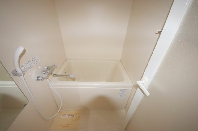 生駒市西松ケ丘の賃貸マンションの浴室