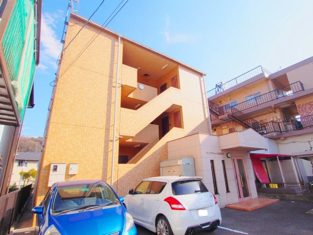 安芸郡坂町横浜中央１丁目の賃貸マンション