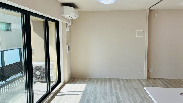 ブランシエラ岡山の居間・リビング|南側に窓があり陽当たり良好です