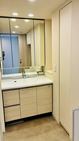 ブランシエラ岡山のキッチン|シャワー付き洗面台化粧台です