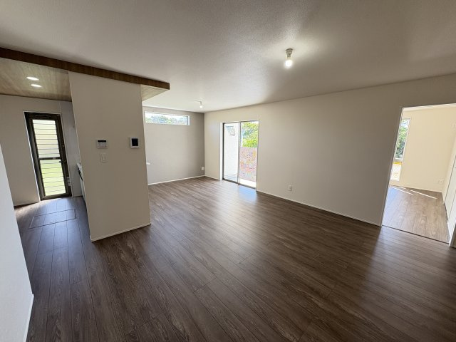 GL南城市玉城百名3期-2号棟　＼☆ご成約時 キャッシュバック☆／の居間・リビング|おしゃれなリビングです