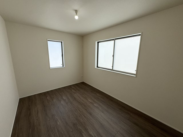 GL南城市玉城百名3期-2号棟　＼☆ご成約時 キャッシュバック☆／の洋室|落ち着いた色調の洋室です