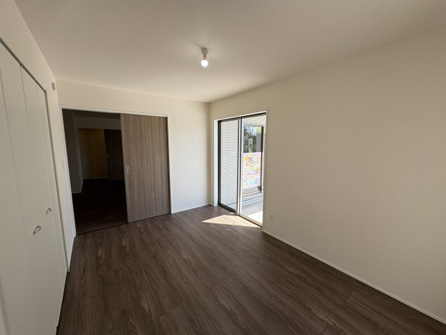 GL南城市玉城百名3期-2号棟　＼☆ご成約時 キャッシュバック☆／の洋室|落ち着いた色調の洋室です