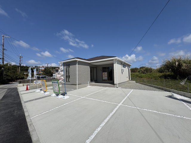 GL南城市玉城百名3期-2号棟　＼☆ご成約時 キャッシュバック☆／の前面道路含む現地写真|前面道路含む現地写真です