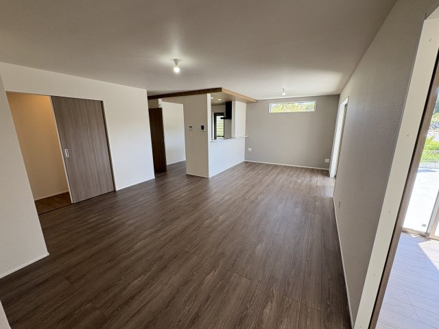 GL南城市玉城百名3期-2号棟　＼☆ご成約時 キャッシュバック☆／の居間・リビング|おしゃれな居間です