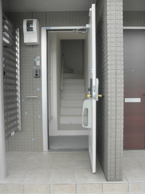 【エントランス】 | ラヴィタ壱番館(ラヴィタイチバンカン)