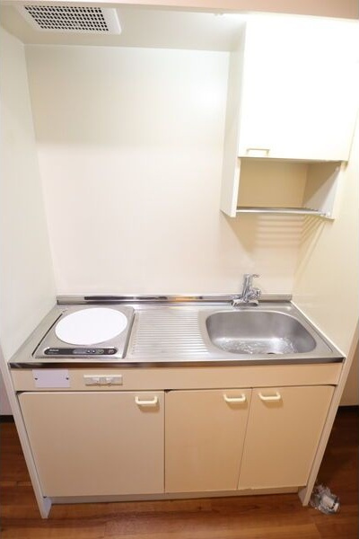 リブローネ南山のキッチン