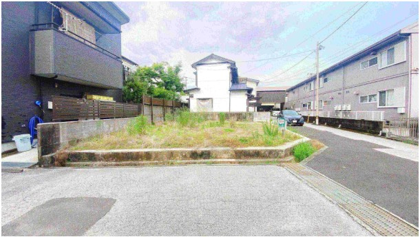 高知市南久万　建築条件なし売土地の前面道路含む現地写真|ゆとりある全面道路