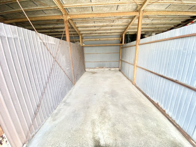 見附市学校町駐車ガレージの駐車場