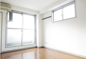 第二長縄ビルの居間・リビング