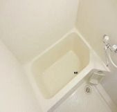 第二長縄ビルの浴室