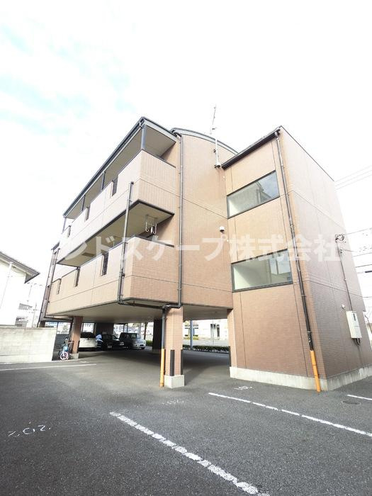 スペランザの駐車場|高崎、前橋のお部屋探しはエンドスケープまで！お客様の理想お聞かせ下さい♪