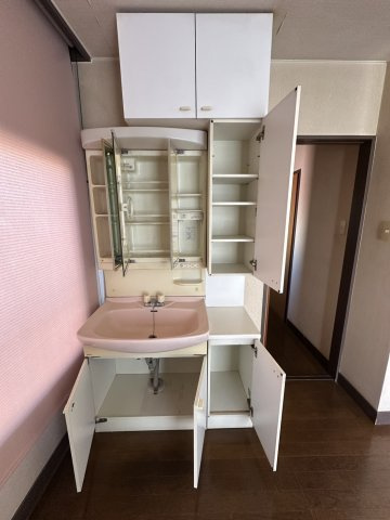 久留米市日吉町の賃貸マンションの独立洗面台