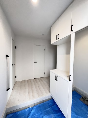 津市半田 第1 新築戸建【全2棟】の玄関