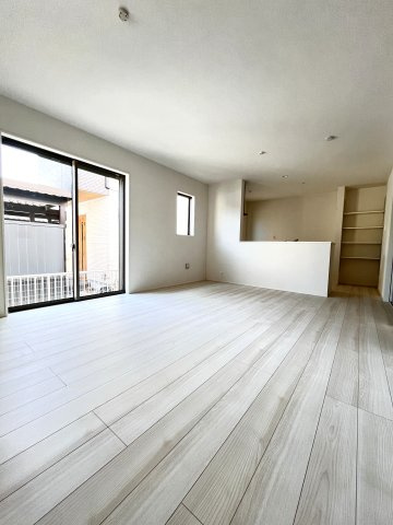 津市半田 第1 新築戸建【全2棟】の居間・リビング