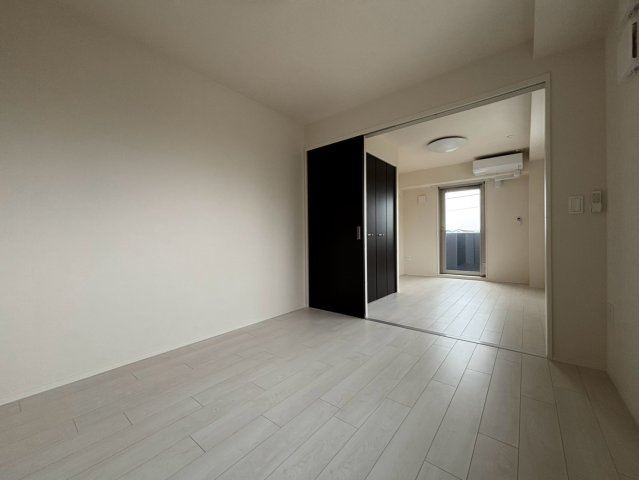 府中市美好町３丁目のアパートの居間・リビング