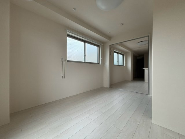 府中市美好町３丁目のアパートの居間・リビング