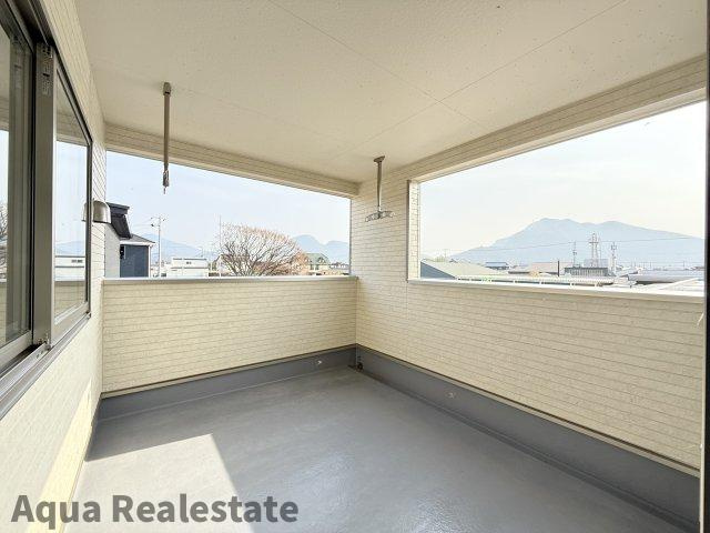 仲多度郡多度津町大字三井の新築一戸建のバルコニー|外からの目が気にならないバルコニーで洗濯物が干せます