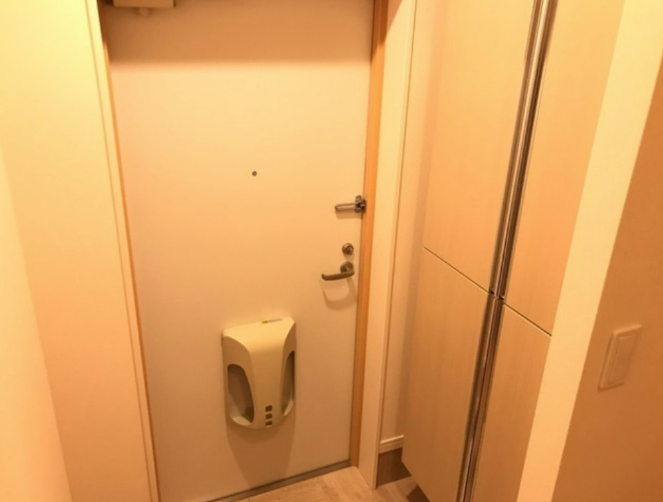 府中市美好町３丁目のアパートの玄関|管理会社施工イメージ