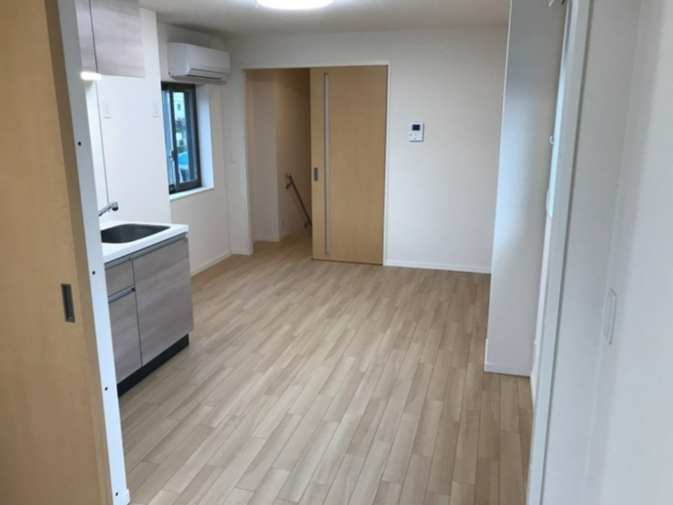 府中市美好町３丁目のアパートの居間・リビング|管理会社施工イメージ