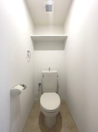 ノーブル徳川のトイレ|※同室タイプの画像です。内装の色などが異なる場合があります。