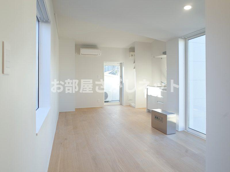 COLLAGE HOUSE【おとり物件なし】#学生・社会人にオススメ！初期費用分割払いOK！の居間・リビング