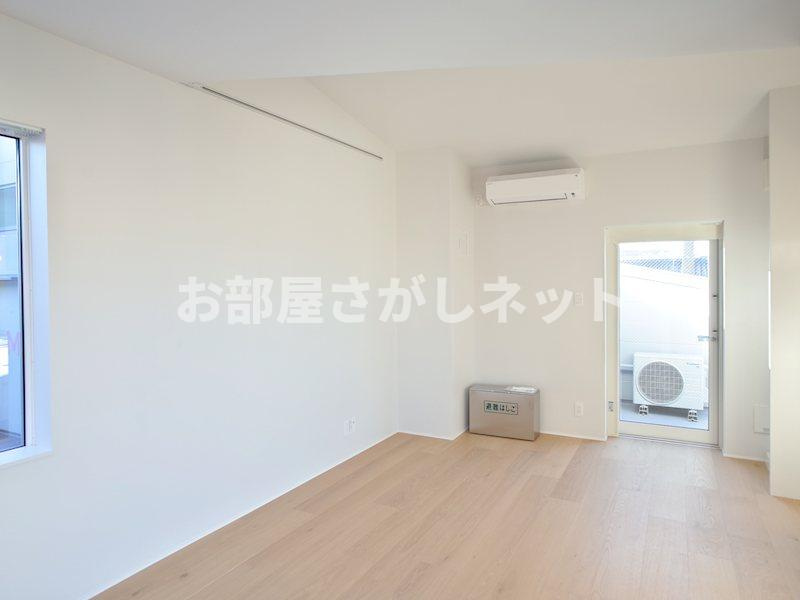 COLLAGE HOUSE【おとり物件なし】#学生・社会人にオススメ！初期費用分割払いOK！の居間・リビング