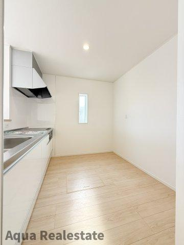 仲多度郡多度津町大字三井の新築一戸建のキッチン|コンパクトなキッチンで掃除もラクラク