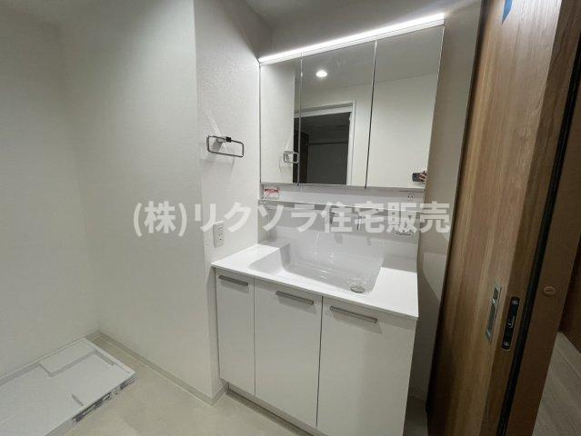 リバティパーク枚方F棟の独立洗面台|三面鏡付き独立洗面台
■物件内覧・資金計画相談・住宅ローン相談、リフォーム相談、お問合せ受付中■
※当日・翌日のご内覧、ご相談はお電話でのお問合せがスムーズです！