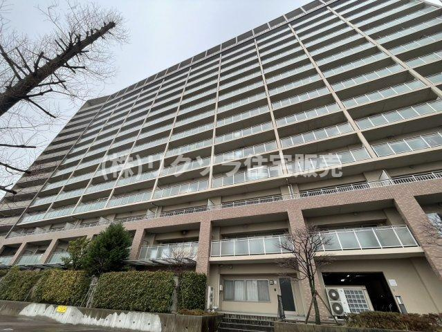 リバティパーク枚方F棟の外観|新しい生活にいかがでしょうか？外観はお住まいの顔になります。こだわりたいポイントですね。水回りリフォームやリノベーションも承ってます。
■現地見学・資金計画相談・住宅ローン相談もお問合せ受付中■