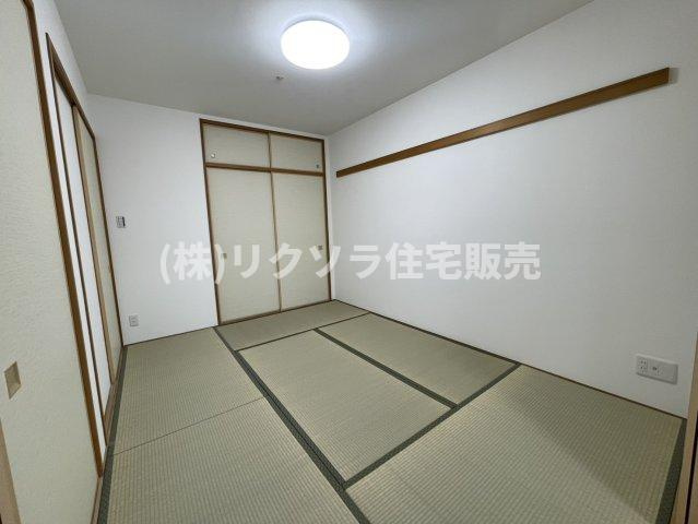 リバティパーク枚方F棟の和室|和室6.0帖
■物件内覧・資金計画相談・住宅ローン相談、リフォーム相談、お問合せ受付中■
※当日・翌日のご内覧、ご相談はお電話でのお問合せがスムーズです！