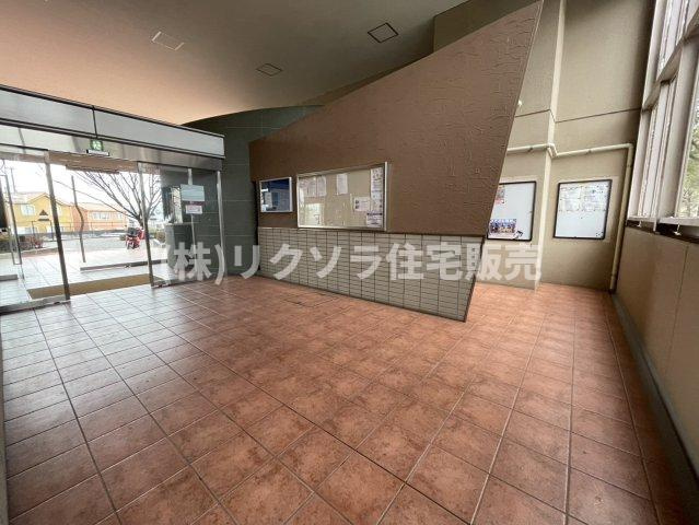 リバティパーク枚方F棟のエントランス|内部
■物件内覧・資金計画相談・住宅ローン相談、リフォーム相談、お問合せ受付中■
※当日・翌日のご内覧、ご相談はお電話でのお問合せがスムーズです！