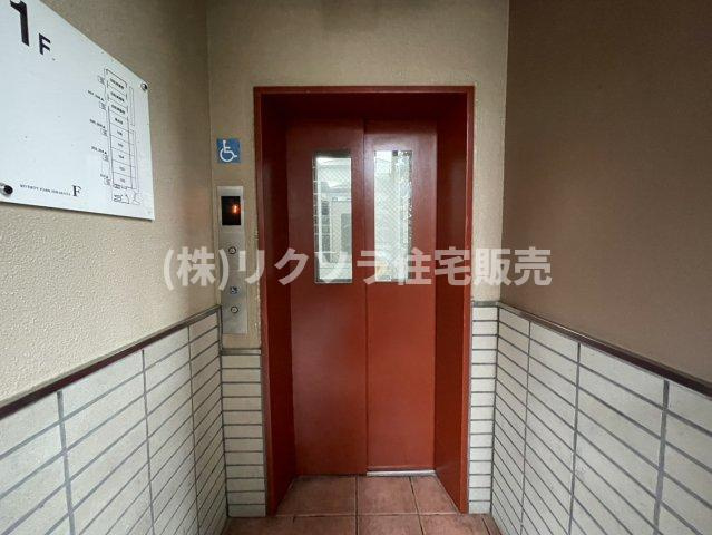 リバティパーク枚方F棟のその他共用部分|エレベーター1基
■物件内覧・資金計画相談・住宅ローン相談、リフォーム相談、お問合せ受付中■
※当日・翌日のご内覧、ご相談はお電話でのお問合せがスムーズです！