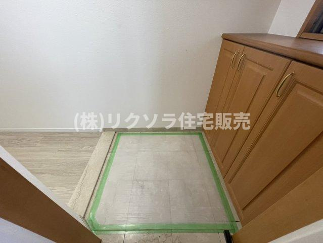リバティパーク枚方F棟の内装|玄関内部
■物件内覧・資金計画相談・住宅ローン相談、リフォーム相談、お問合せ受付中■
※当日・翌日のご内覧、ご相談はお電話でのお問合せがスムーズです！