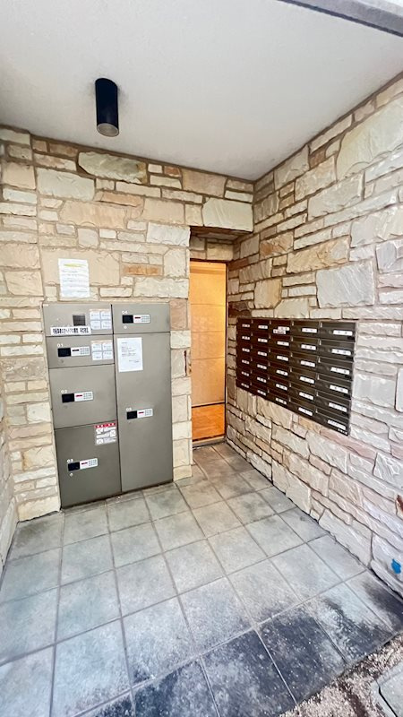 神戸市中央区熊内町４丁目の賃貸マンションのロビー
