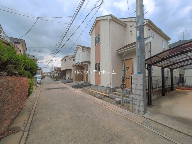 越谷市千間台東3丁目　新築一戸建て　B号棟の前面道路含む現地写真