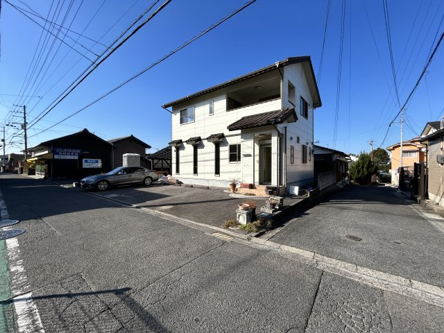 中村1丁目　中古住宅の前面道路含む現地写真