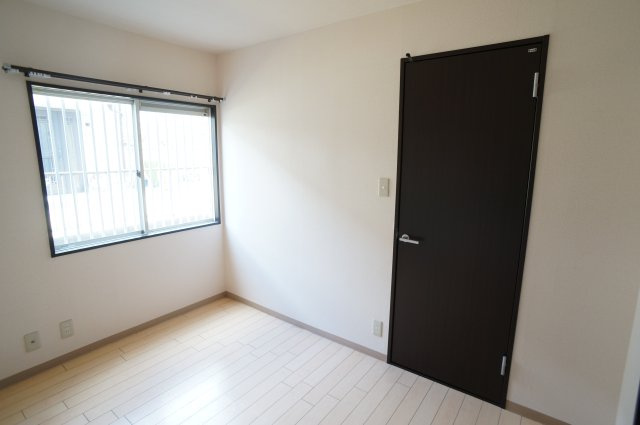 メゾン法蓮Ａの洋室