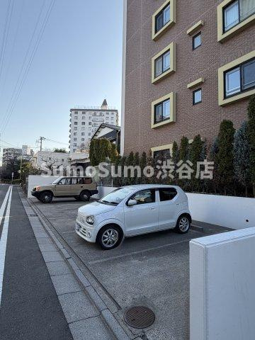 SOCIETY KAKINOKIZAKA ANNEXの駐車場