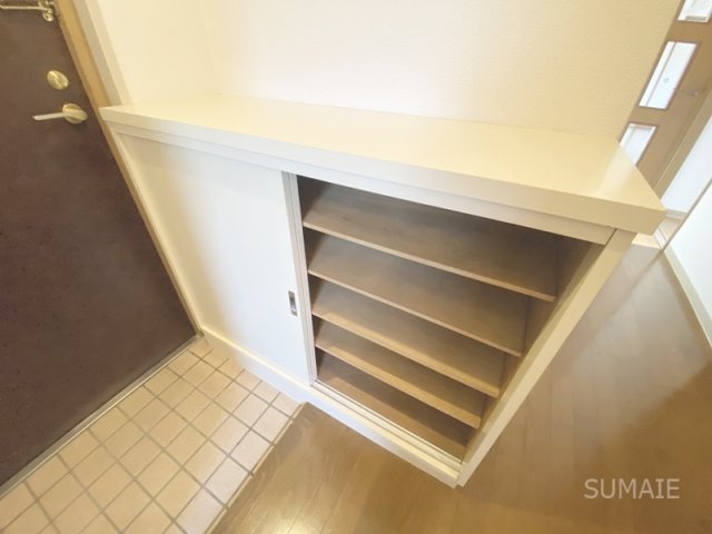 カサグランデ大宮の玄関|シューズボックス付き！