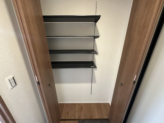 府中市白糸台４丁目のアパートの収納