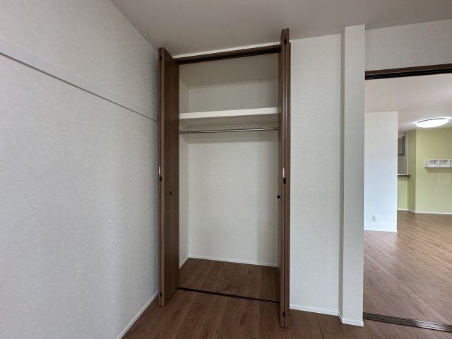 府中市白糸台４丁目のアパートの収納