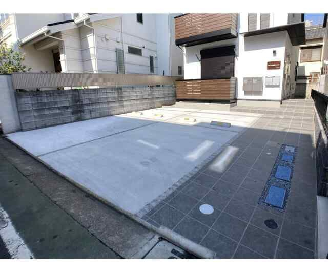 ヴィラ上池袋ウエストの駐車場