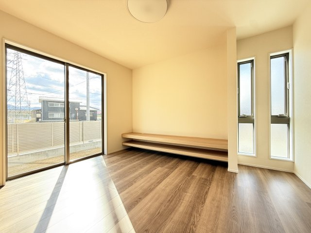 高松市西宝町１丁目の新築一戸建の独立洗面台|独立洗面台、朝の身支度には欠かせません