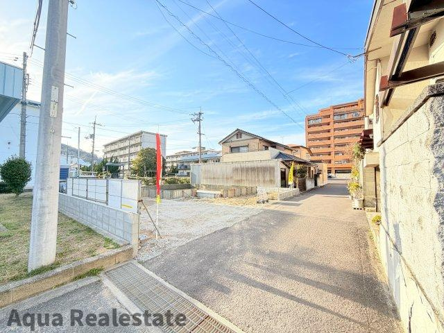 高松市西宝町１丁目の新築一戸建の前面道路含む現地写真