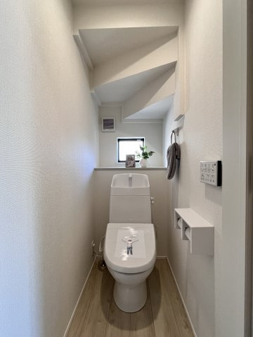 津市半田 第1 新築戸建【全2棟】のトイレ|1階トイレ